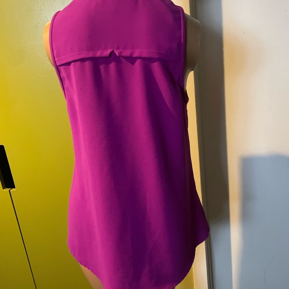 Trina Turk fuschia tank top or vest - Picture 3 of 6
